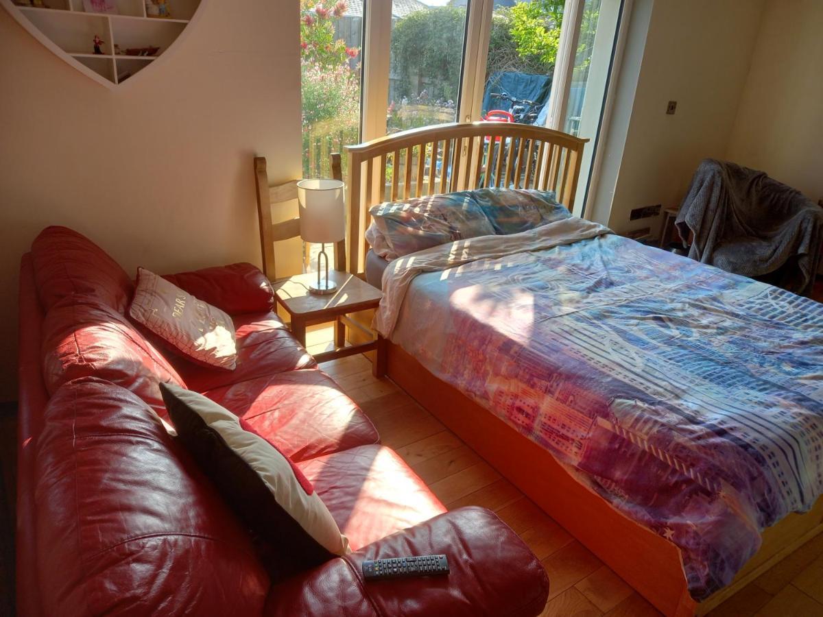 Apartamento No 9 Manor Way Carmarthen Exterior foto