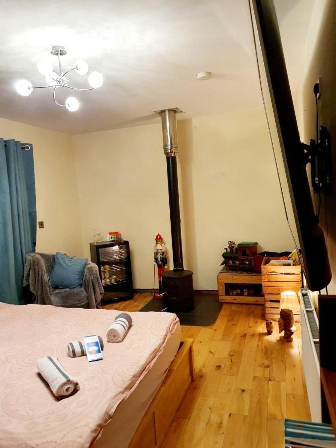 Apartamento No 9 Manor Way Carmarthen Exterior foto